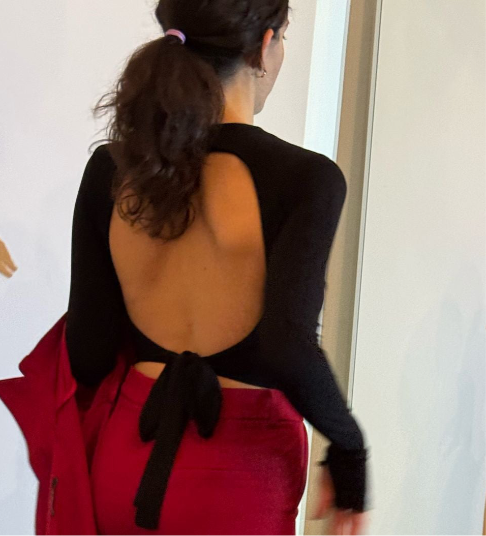 Maglia con scollo nella schiena