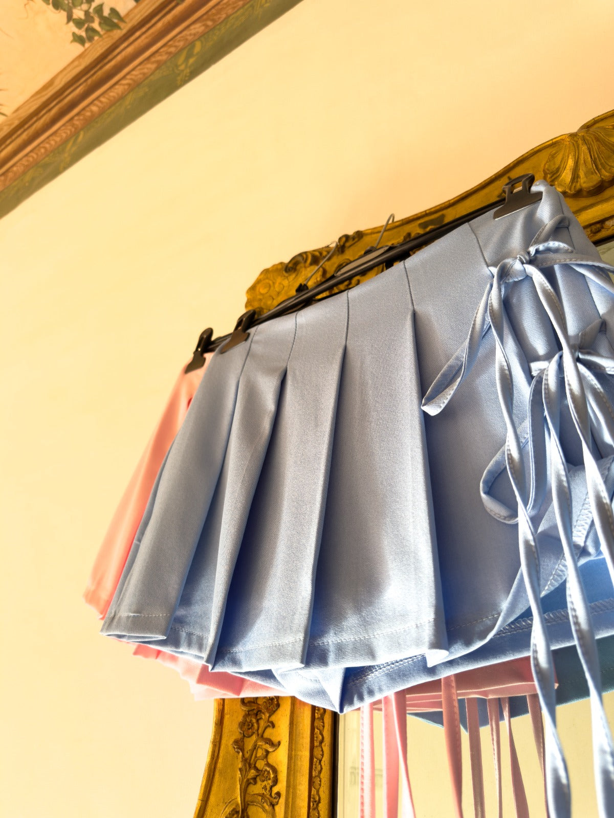 Gonna con fiocchetti