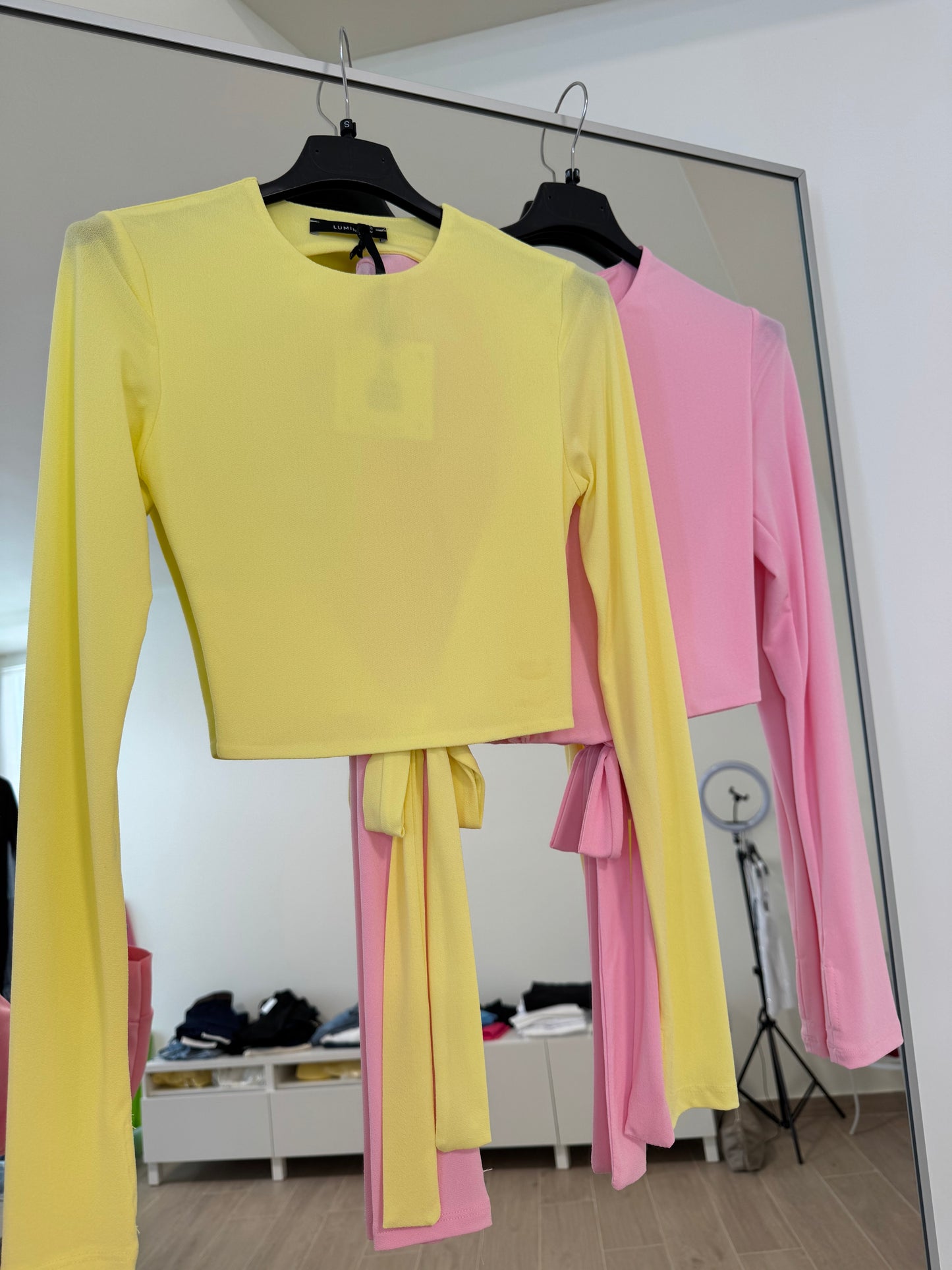 Maglia con scollo nella schiena