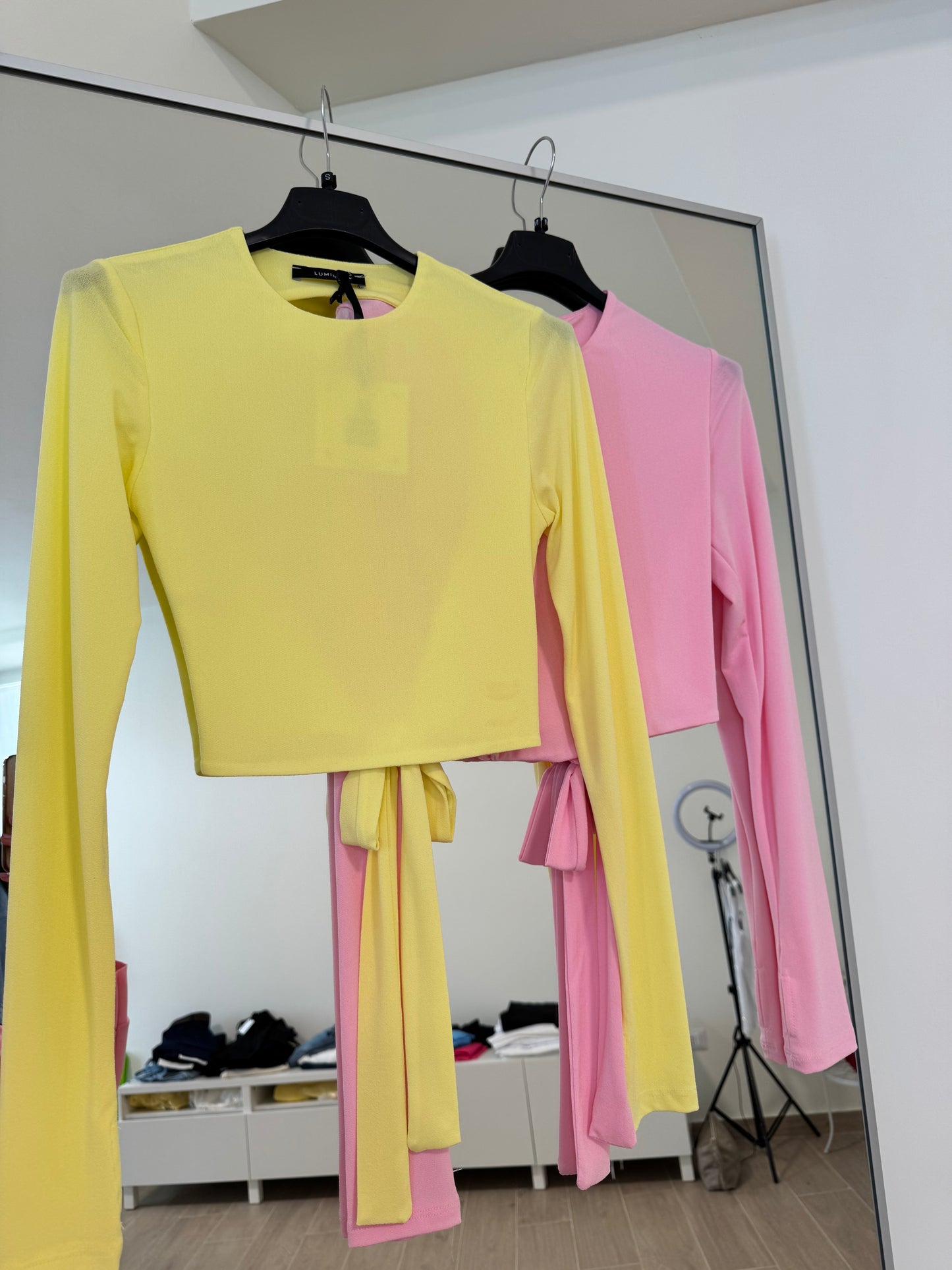 Maglia con scollo nella schiena